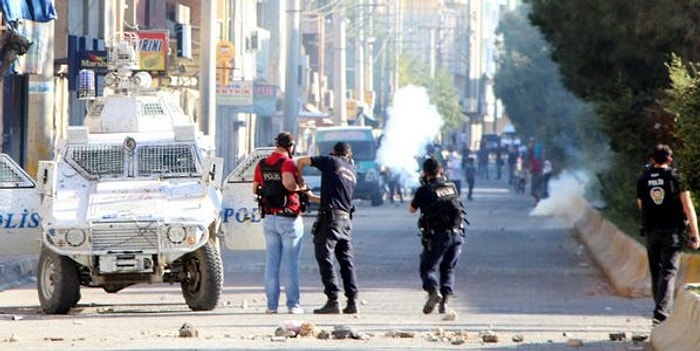 Mersin ve Diyarbakır'daki Sokağa Çıkma Yasağı Protestolarında 2 Çocuk Hayatını Kaybetti...