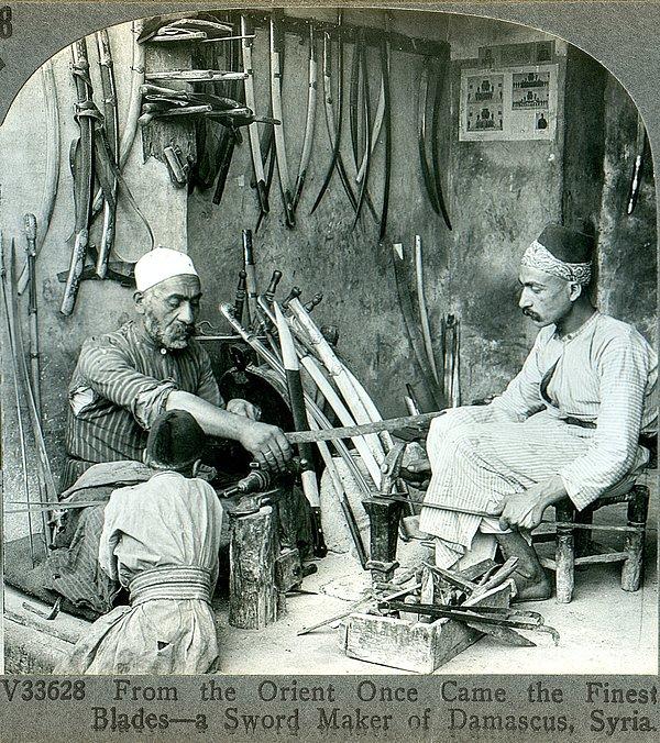26. Şamlı bir kılıç ustası, Suriye, 1900 sıraları.