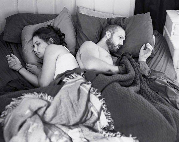 12. Fotoğrafçı Eric Pickersgill'in çektiği fotoğraflarda telefon ve tabletleri ortadan kaldıran 'Removed'' adlı serisinden; ''Emptiness.''