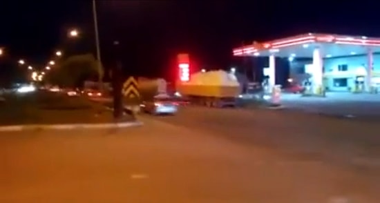 Radara Yakalanan Arabaları Çeken Psikopat Adam