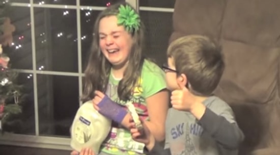 Реакция детей на плохие новогодние подарки