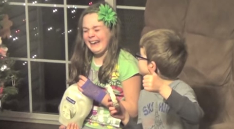 Реакция детей на плохие новогодние подарки