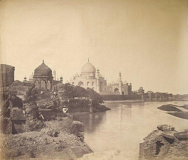 23. Tac Mahal'in bilinen ilk fotoğrafı. 1855.