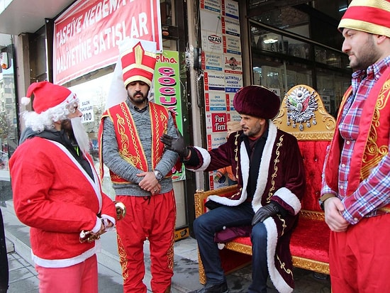 Noel Baba’ya Kelime-i Şehadet Getirtip Müslüman Yaptılar