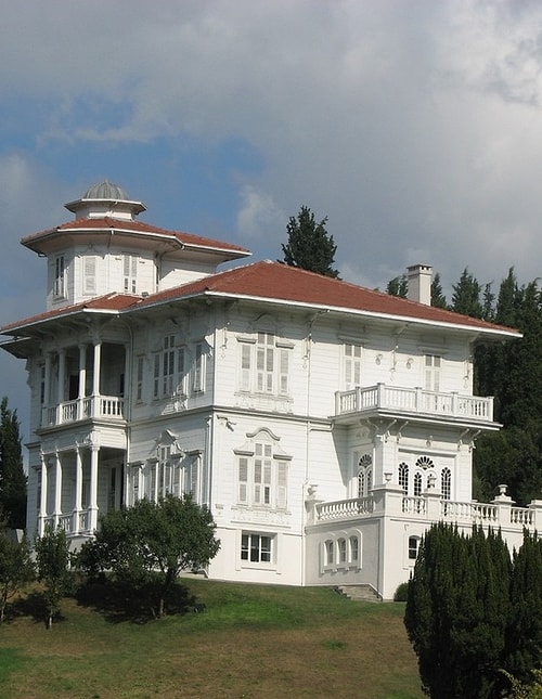 Cemil Molla Köşkü