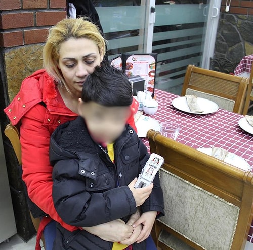 Çocuk ile anneyi vatandaş kurtardı