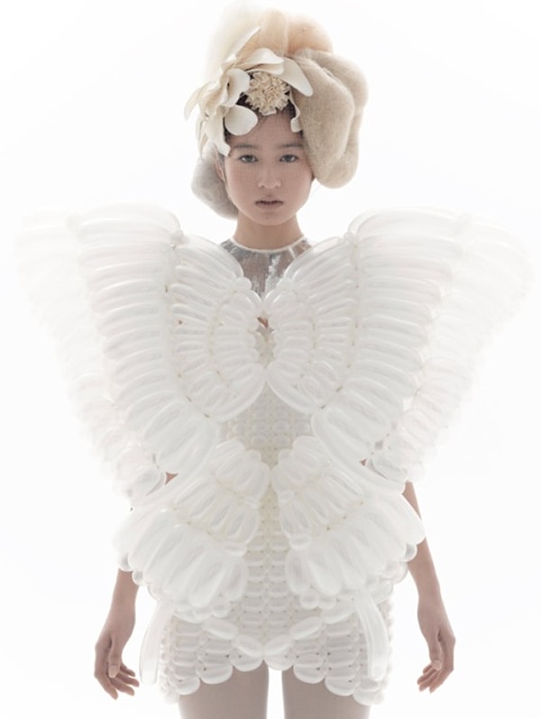 13. заслуживает внимания и похвалы!