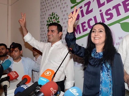 Sabah: 'Demirtaş ve Yüksekdağ'ın Dokunulmazlıklarının Kaldırılması İçin Komisyon Kurulacak'