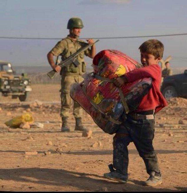 13. Kobani'de bir çocuk