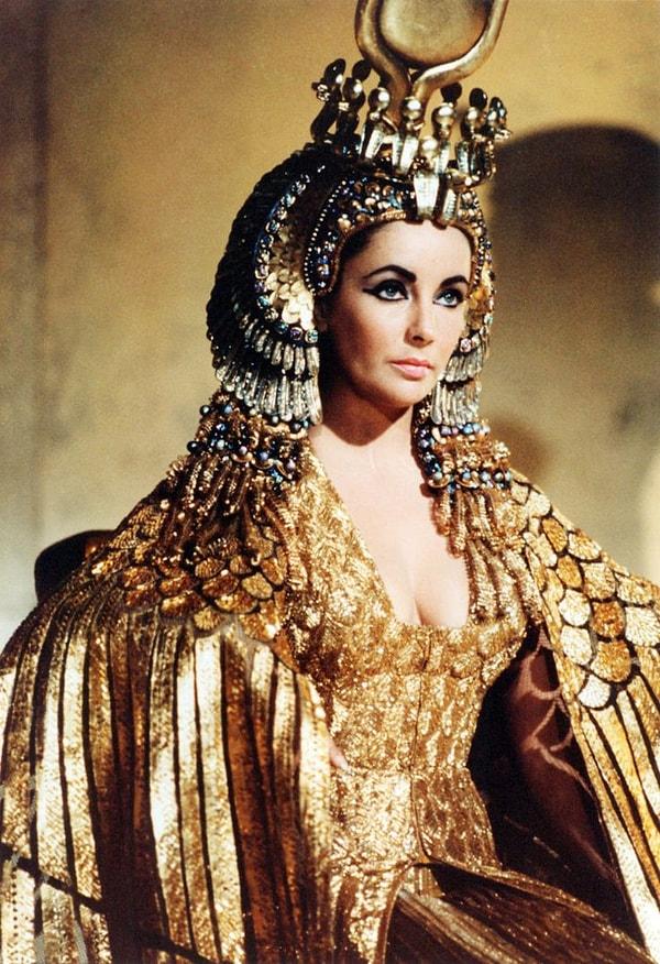 Bonus: Kleopatra'nın giydiği elbiseler
