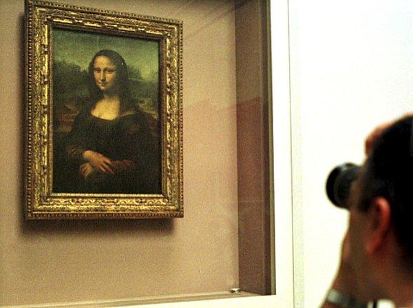 3. Fransız bir bilim insanı, bugün gördüğümüz Mona Lisa portresinin altında başka bir portre olduğunu ve gerçek Lisa'nın da bu portredeki kadın olduğunu öne sürdü.