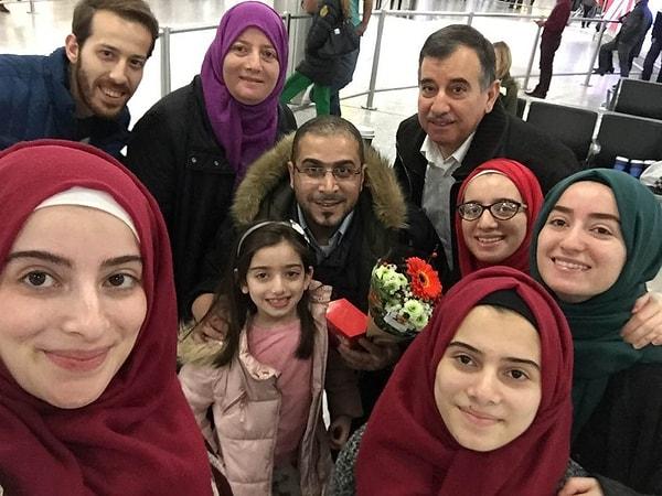 Geçen cuma Rose ve Ahmet (Ahmad) havaalanında birbirini kucaklayan onlarca çiftten biriydi.