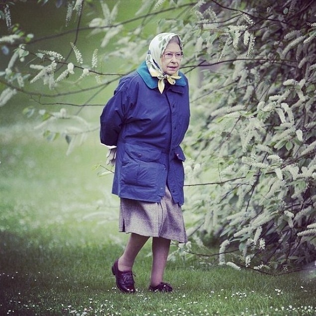 22. İngiltere kraliçesi II. Elizabeth.