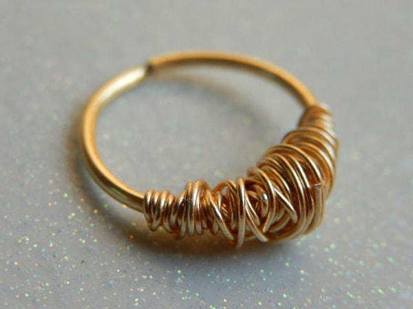 16. Дерзкое кольцо с намотанной проволокой.