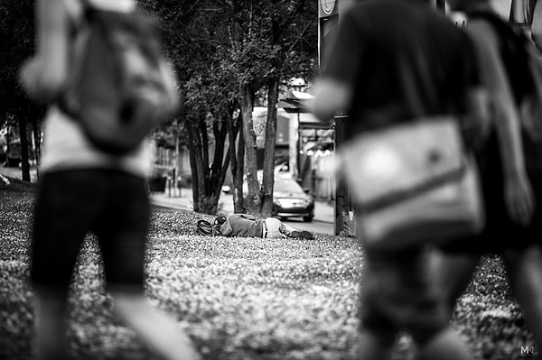 Полуденный сон в парке.