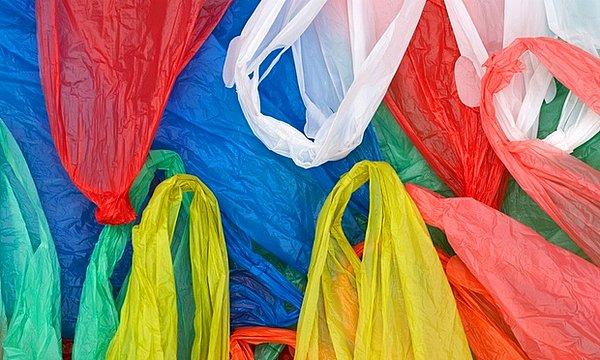 13. Amerikalılar her sene yaklaşık 100,000,000,000 plastik poşet tüketiyor