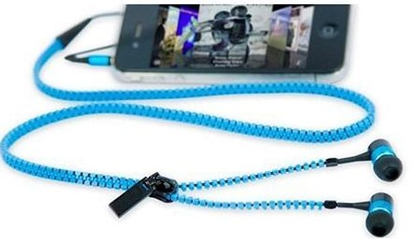 25. Такие провода наушников не запутаются...