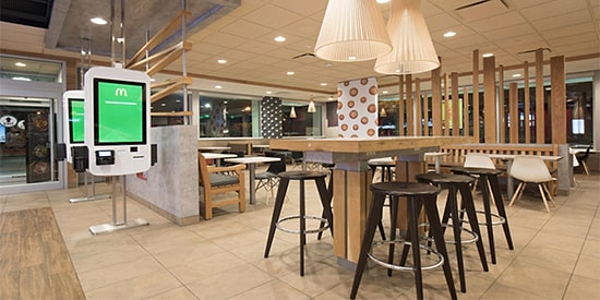 Artık Devir Değişti, E Tabii McDonalds da Değişti: İşte Yeni Nesil Fast Food Restoranı