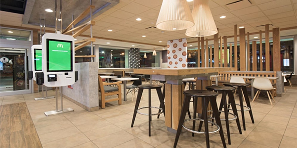 Artık Devir Değişti, E Tabii McDonalds da Değişti: İşte Yeni Nesil Fast Food Restoranı