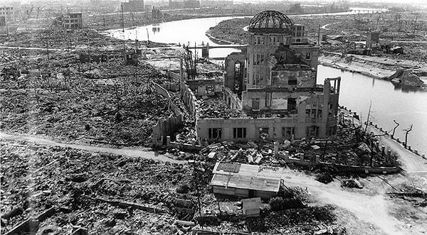 11. ABD tarafından Hiroşima'ya atılan atom bombasının saati gündüz 08:15 olarak belirlenmişti.