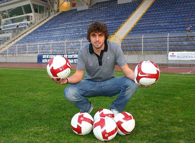 Andre Moritz 29 yaşında Brezilyalı bir futbolcu. Ülkece kendisiyle 2007 yılında Kasımpaşa'ya transfer olduğunda tanıştık.