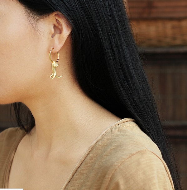 1. Серьги с котиками