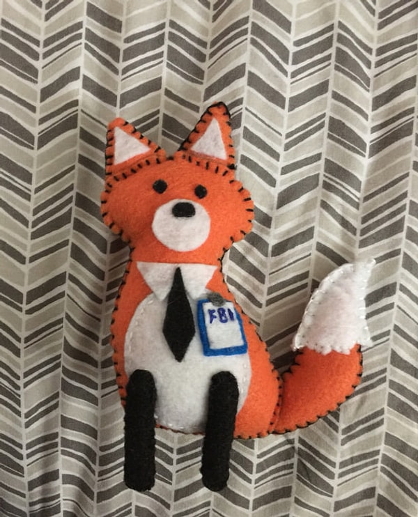 6. И еще одна плющевая игрушка Фокс Малдер в виде симпатичной лисички.