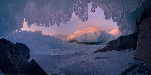 17. К примеру, закат на озере Байкал.