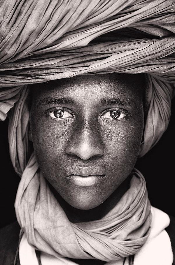 8. Mali'deki Tuareg kabilesinden bir çocuk