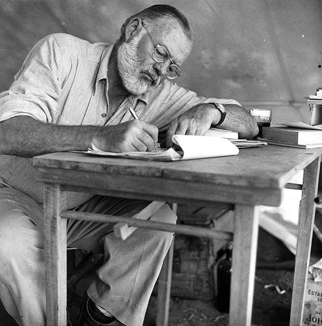 Эрнест Хемингуэй рекомендует: 16 книг для начинающего писателя