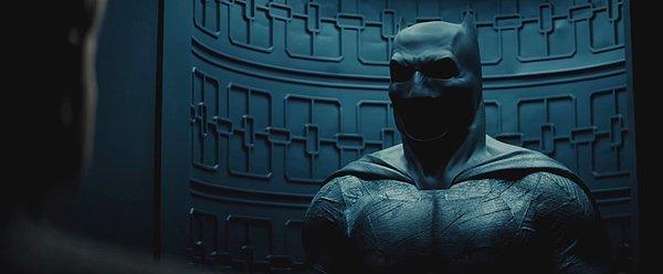 24. Bunların dışında Ben Affleck, ileride tek süperkahraman olarak oynayacağı bir Batman filmi olacağını açıkladı fakat Warner Bros henüz çıkış tarihini duyurmadı.