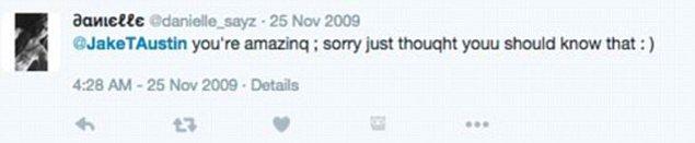 Danielle, Jake ile ilk defa 2009 yılında Twitter üzerinden iletişime geçmeye çalışmış.