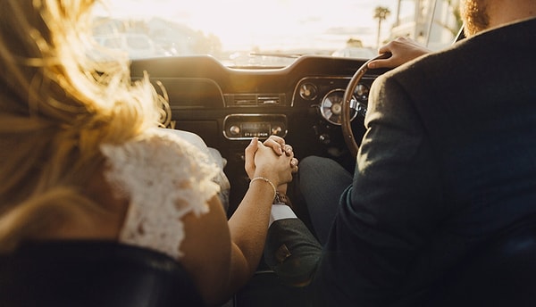 2. А свадьбы, т.е. те места, где полно любви,