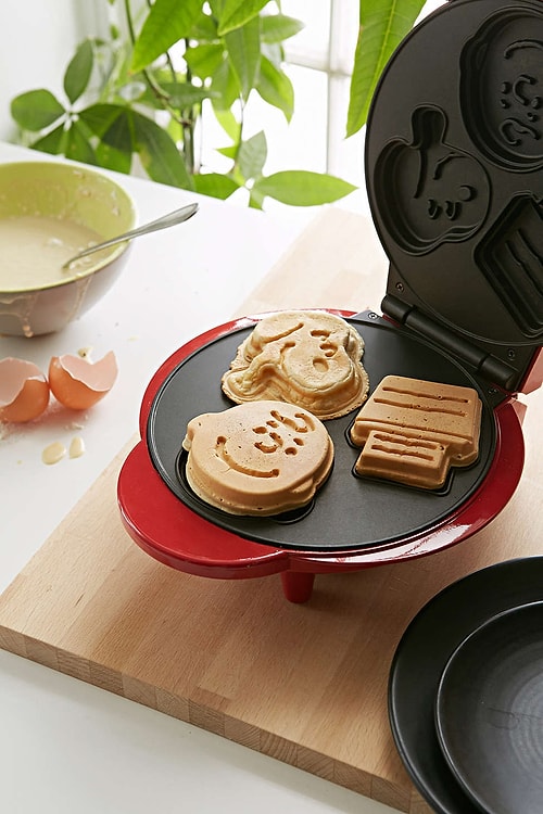 Snoopy'yi sofralarınıza taşıyacak waffle makinesi
