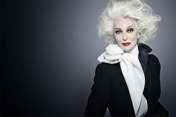 13. Resmi olarak modellik kariyerine en uzun süre devam eden kadın unvanına sahip 86 yaşındaki Carmen Dell’Orefice!