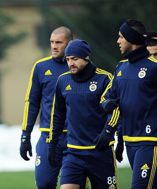Fenerbahçe'de Van Persie Takımla Birlikte Çalışmalara Başladı