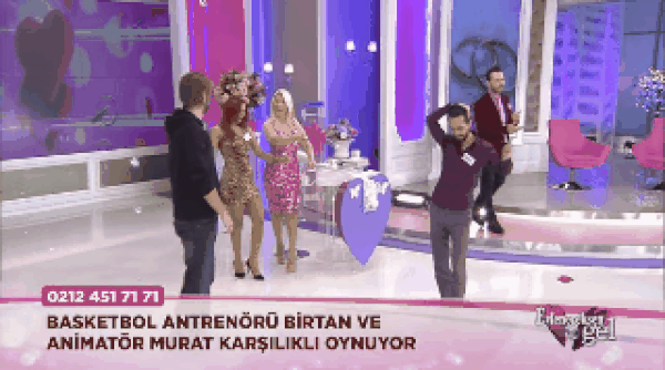 14. Kıvrak figürleriyle damatlığın kitabını yazıp yayıneviyle anlaşamayan abimiz.