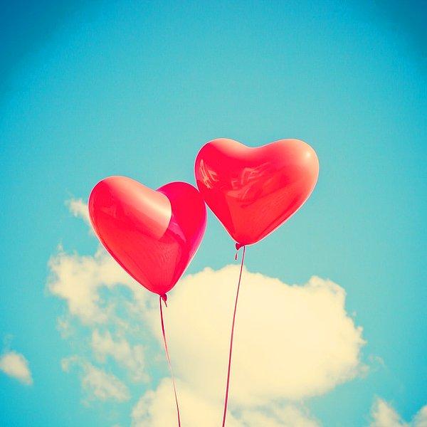 10. Aşık olduğumuzda beynimiz "phenylethylamine" üretir. Bu kalp atışınızı hızlandırır ve sizi mutlu yapar.