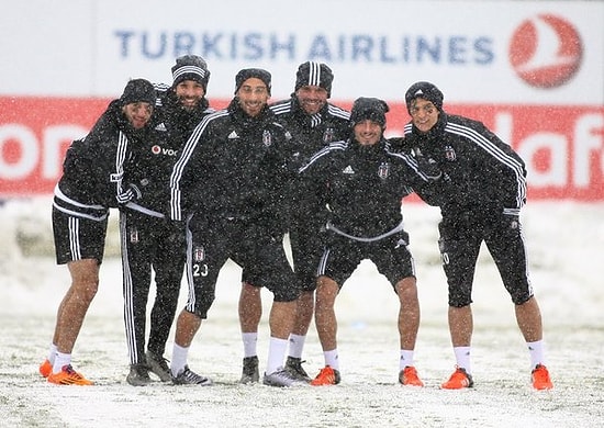 Beşiktaş Yoğun Kar Yağışı Altında Antrenmana Çıktı