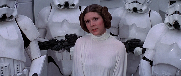 Carrie Fisher bu kostyumda olarkən heç vaxt büstqalter geyinmədi.