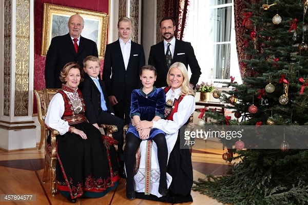 8. Норвегия - самое настоящее королевство, с королем и королевой.