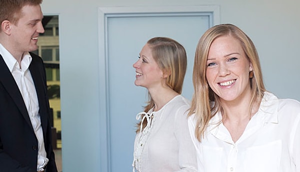 13. Средняя зарплата норвежца - около 5 тысяч евро в месяц.