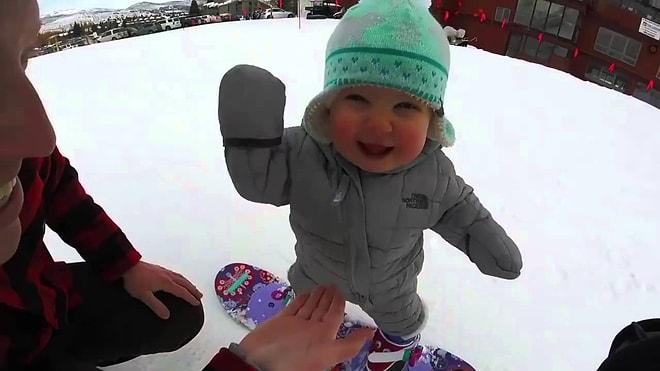Hepimizden Daha İyi Kayan 14 Aylık Çocuğun Snowboard Keyfi