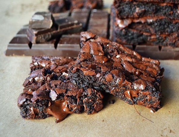 2. Сладкие брауни с шоколадными чипсами