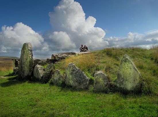 Stonehenge'in Ötesinde: İngiltere Tarihinde Önemli Bir Yer Tutmuş Az Bilinen Muhteşem Mekanlar