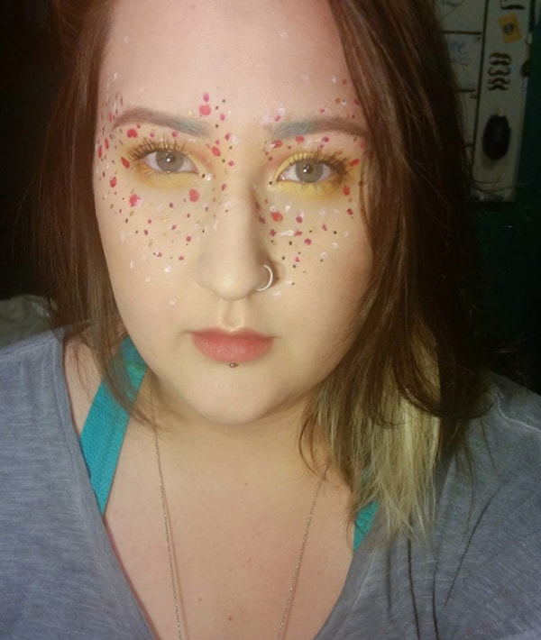 Магическое созвездие розовых веснушек.