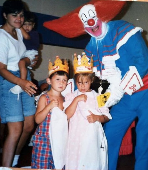 4. "Улыбаааемсяя..."