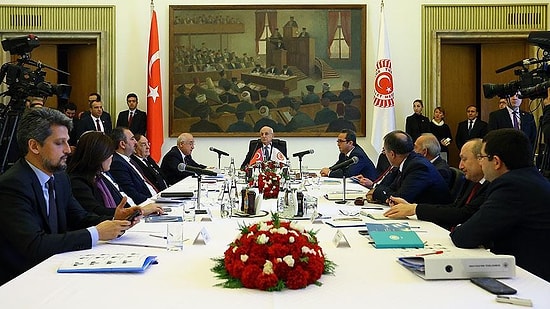 Anayasa Görüşmeleri Başkanlık Sistemi Tartışmaları Gölgesinde Başladı