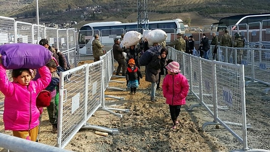 Davutoğlu: '70 Bin Sığınmacı Daha Yolda'
