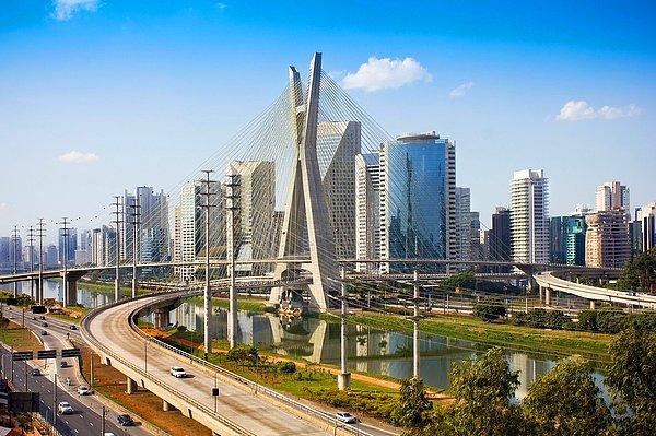 11. Brezilya dünyanın en büyük 7. ekonomisine sahip. Doğal olarak bu imajını böyle bir manzarayla korumak zorunda.